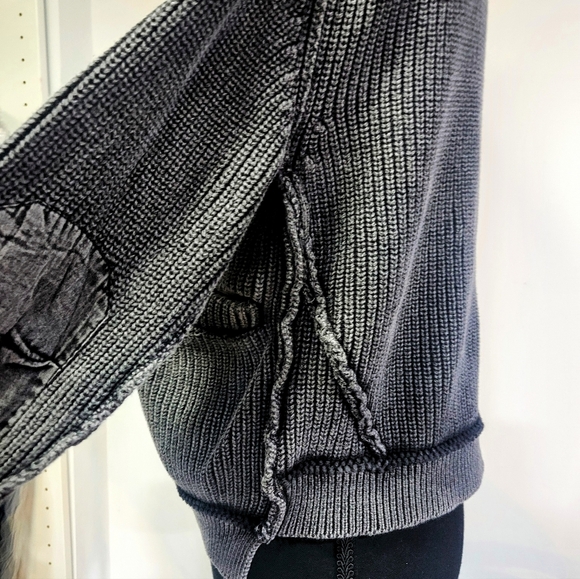 Free People Slouchy Cropped Cardigan Sweater Charcoal Gray Textured Seams - Picture 7 of 7